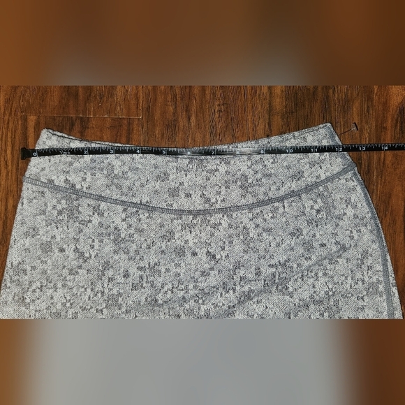 Gymshark Medium Gray Patterned Dry Ankle Leggings - Picture 10 of 10